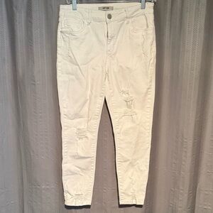 Refuge Distressed Jeans